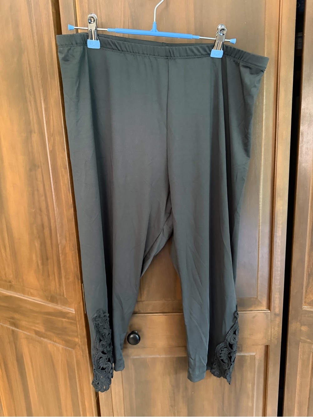 Gray Stretch Leggings/capris with Lace